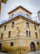 Asin House | El Torreón Mágico: Casa rural para 6/8 personas