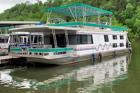 Byrdstown Boat Rental | Good Times Houseboat on Dale Hollow Lake Tennessee