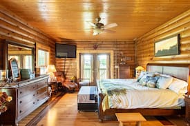 Franklin House | Escape to Paradise at Billie's Place