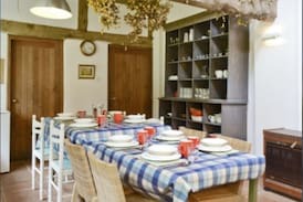 Guilsfield House | Gaer Hall Guilsfield a country mansion with hottub