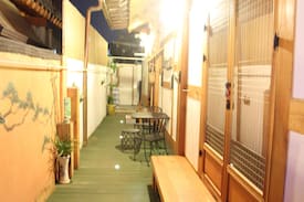 Jeonju House | (감동웃음방) 전주한옥마을의 중심 - 큰주댕이 (독채,복층,침대,조식)