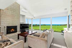 Shoreham House | Shoreham/Red Hill beach house farm