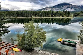 East Kootenay Cabin | Lakefront Cabin on Tie Lake Fall Special.