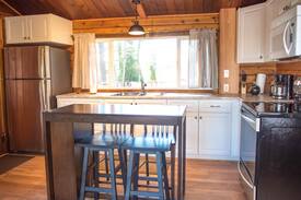 Sooke Cabin | The Cozy Cabin