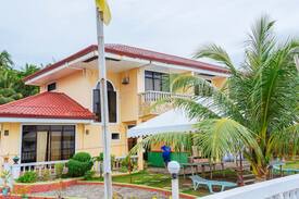 Central Visayas Hotel | 381 RedDoorz Plus @ Valencia Bohol