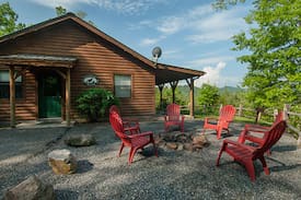Bryson City Cabin | Bobcat Cabin at Lands Creek Log Cabins
