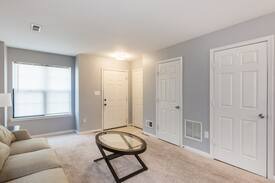 Chantilly House | Townhome 10 miles from Washington Dulles Airport