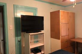 South San Mateo House | 420 Friendly, Pet Approved CalKing bed + Desk