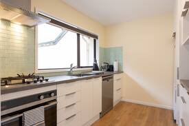 Fernhill House | The Tui Nest: Stunning views next to park & tracks