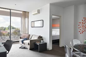 Dandenong Apartment | Punthill Dandenong - One Bedroom Apartment