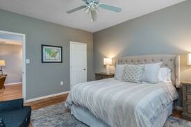 Annapolis Apartment | West Street Carriage House with Patio and Deck