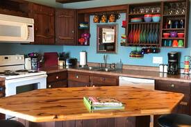 Ferryville House | SHOREVIEW HOUSE -- Grandview Motel, LLC