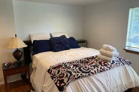 Puyallup House | Creekside Inn... Downtown Puyallup Rm 3