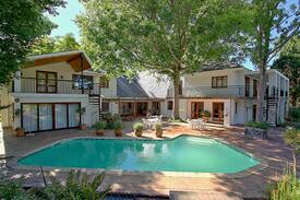 Somerset West Villa | Natures Valley Wineland Villa (9 Bd, 7.5Ba)