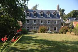 Sark Bed & Breakfast | Le Grand Dixcart B&B, beautiful old farmhouse
