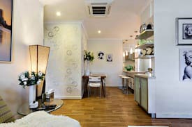 Kensington House | COZY RETRO STYLE Duplex Perth