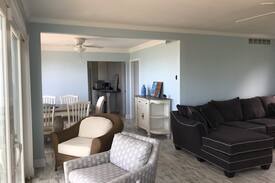 Niagara County House | Lazy Lake Daze - Waterfront Property
