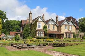 Carlisle House | Glingerbank, Sleeps 30, Pets allowed, Hottub, Lift