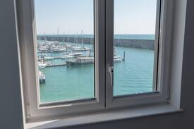 Seafront Apartment | The Boardwalk Apartments - 14 Orion -