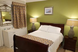 Westwind Bed & Breakfast | Golden Palm B & B Guinep Suite