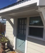 Poulsbo House | Downtown Poulsbo Charming Cottage