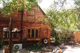 Marloth Park Cabin | De Gastehuysje