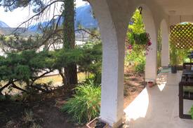 Lillooet House | Casa Cayoosh Canyon ~ Rustic Retreat & Epic Views