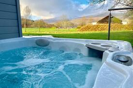 Ardeonaig Other | Fern Cottage with private hot tub