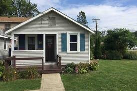 Geneva-on-the-Lake Cabin | Sun of a Beach Cottages Unit 1