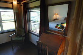 Little Sands Bed & Breakfast | Cliffside Inn: The Lookout Suite