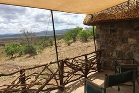 Kaabong House | On the edge of one of the most beautiful National Parks in Uganda