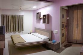 Karad Hotel | Hotel Krishna Palace, Karad Deluxe Room Non Ac