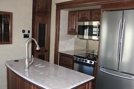 Dundee House | Tiny House at FLX Sleepery (Winetrail Lodging)