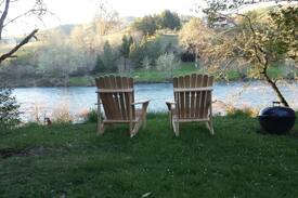 Roseburg House | Riverside Mona Marie, A comfy cabin on the Umpqua