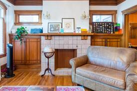 Central Richmond House | Charming and Spacious Central Richmond home