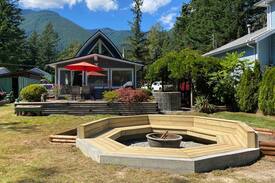 Lake Errock House | Cascadian Lakeside Escape