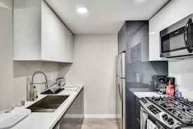 East Hollywood Apartment | Cozy 2BR Apartment in Hip LA Neighborhood
