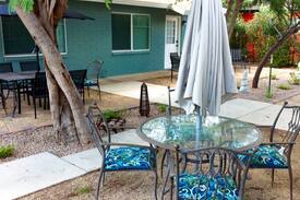 Encanto Cabin | Cottage Oasis in the City, Fully renovated 2018
