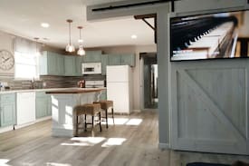 Howe Cabin | The Cozy Nest - A Lakeside Retreat