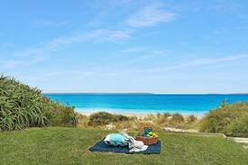 Callala Beach Cabin | Barefoot at Callala Beach - Beachfront luxury