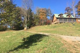 Whittier Cabin | Percy's Paradise Cabin-Smoky Mountains-Cherokee