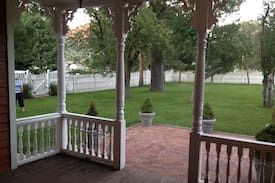 Pine Valley House | "The Red House" historic home 4bd/2ba Pine Valley