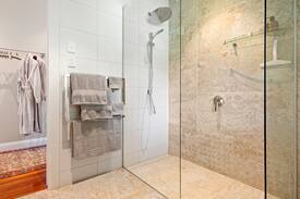 Karaka House | Karaka Seaview Cottage