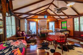 Mooloolah Valley House | Jacaranda Country Guest Cottage