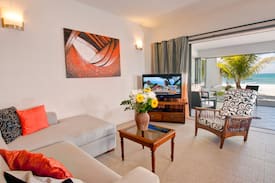 Pointe D'esny House | VILLA LE BONHEUR ON PARADISE BEACH