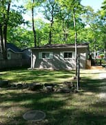 Tiny Cabin | Charming Woodland Beach Cottage!