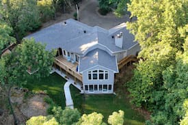Bella Vista House | LakeFront Home Serenity Cove on Lake Loch Lomond.