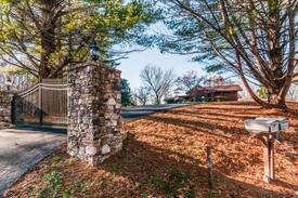 Sparta House | Tulip Tree Bay Lodge- Sleeps 14 (max adults-12)