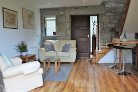 Kiltegan Cabin | Delightful Rural Woodland Hideaway