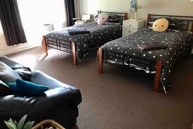 Hopetoun Cabin | The Cobbler's Cottage B&B